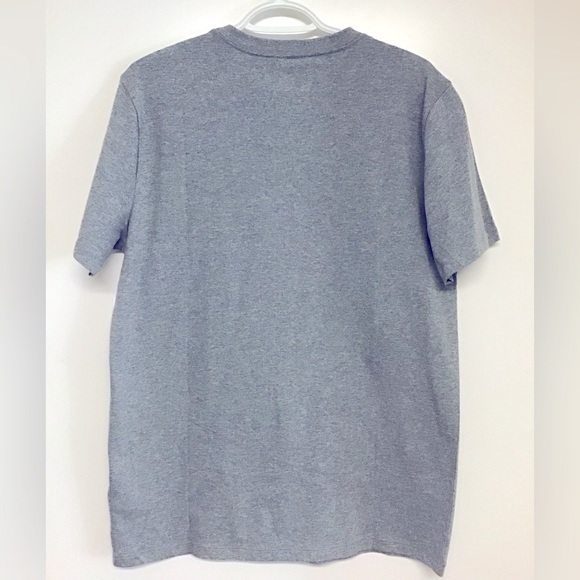 NWT Gap Men’s T-shirt Size Med Grey - Picture 2 of 4